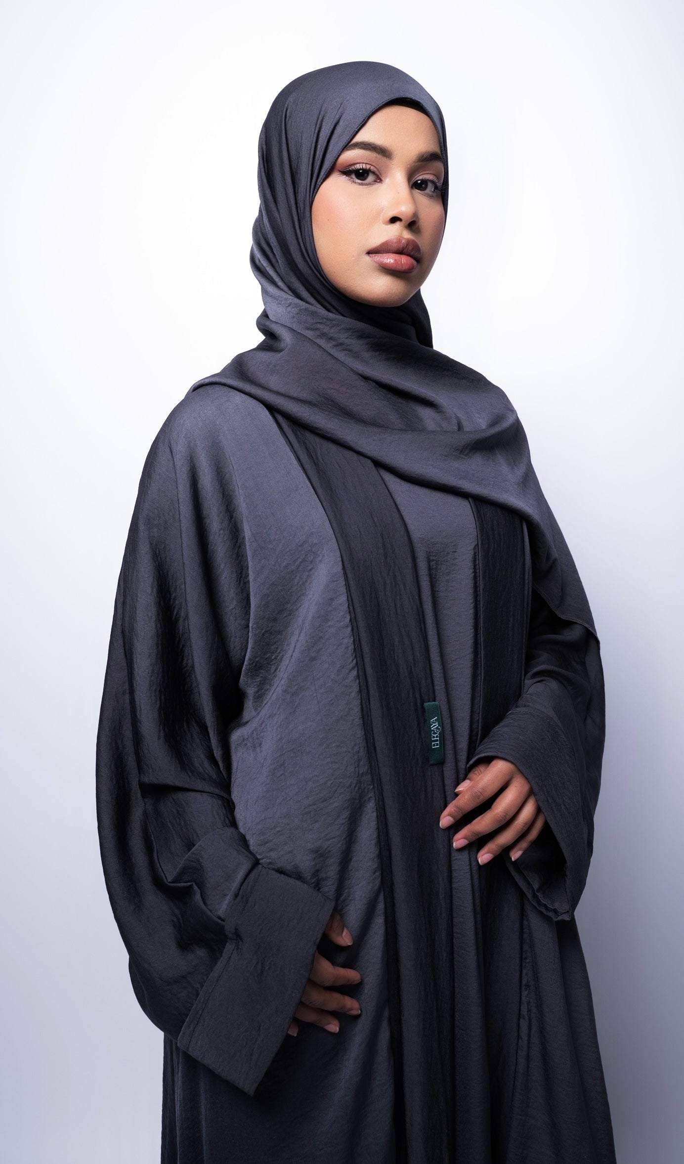 THE ESSENTIAL CURVED NAVY BLUE