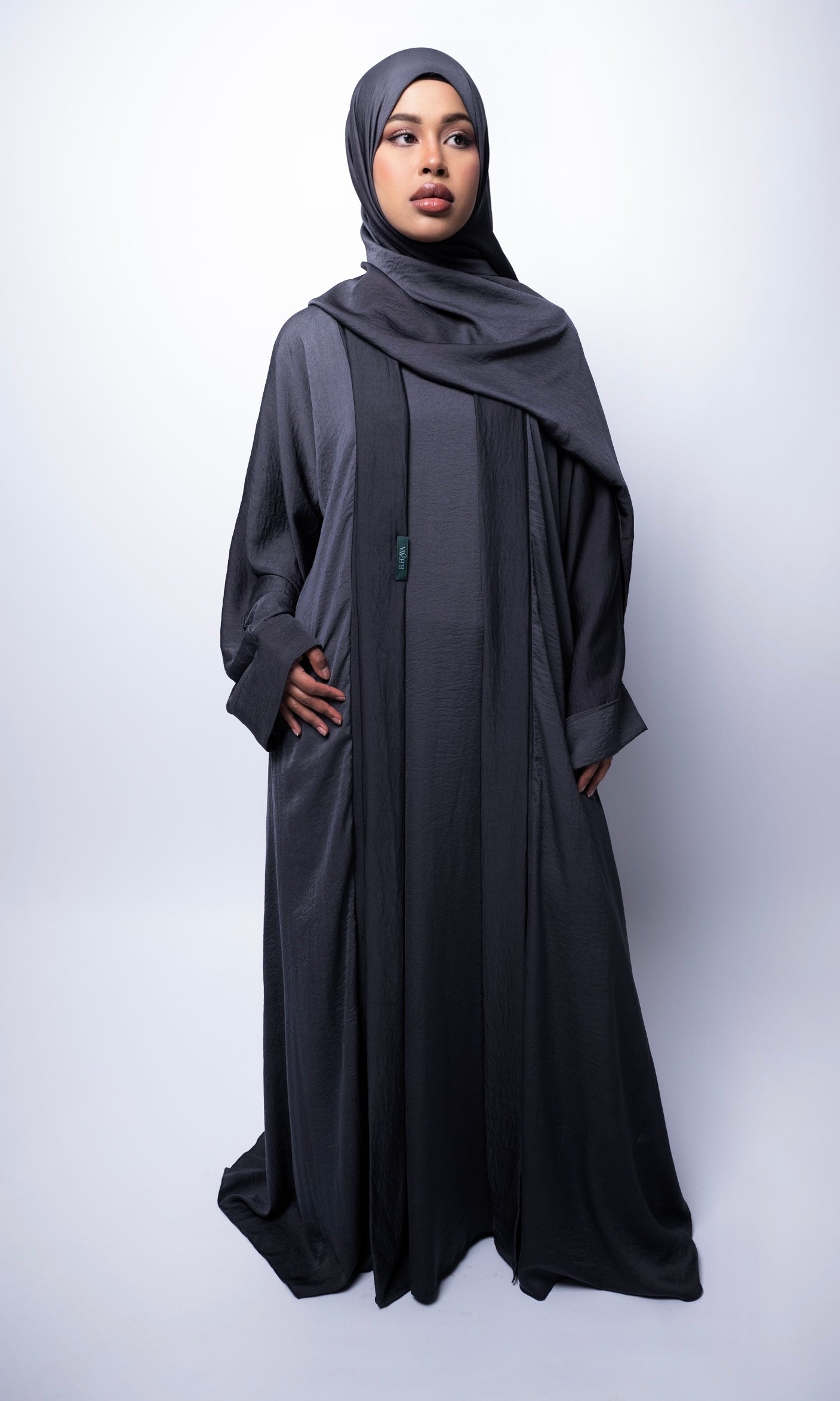 THE ESSENTIAL CURVED NAVY BLUE