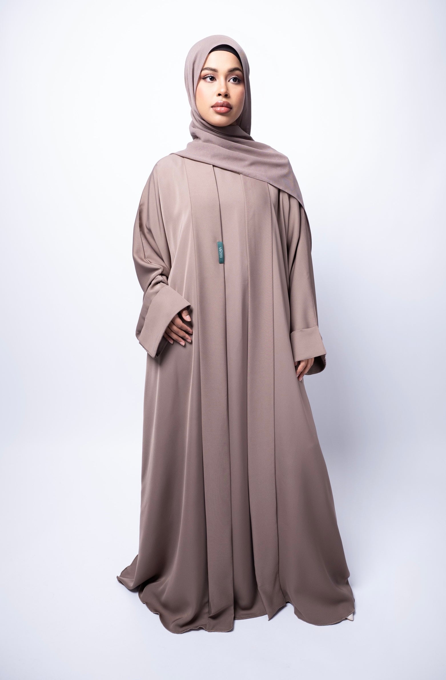 THE ESSENTIAL ELEGAYA TAUPE