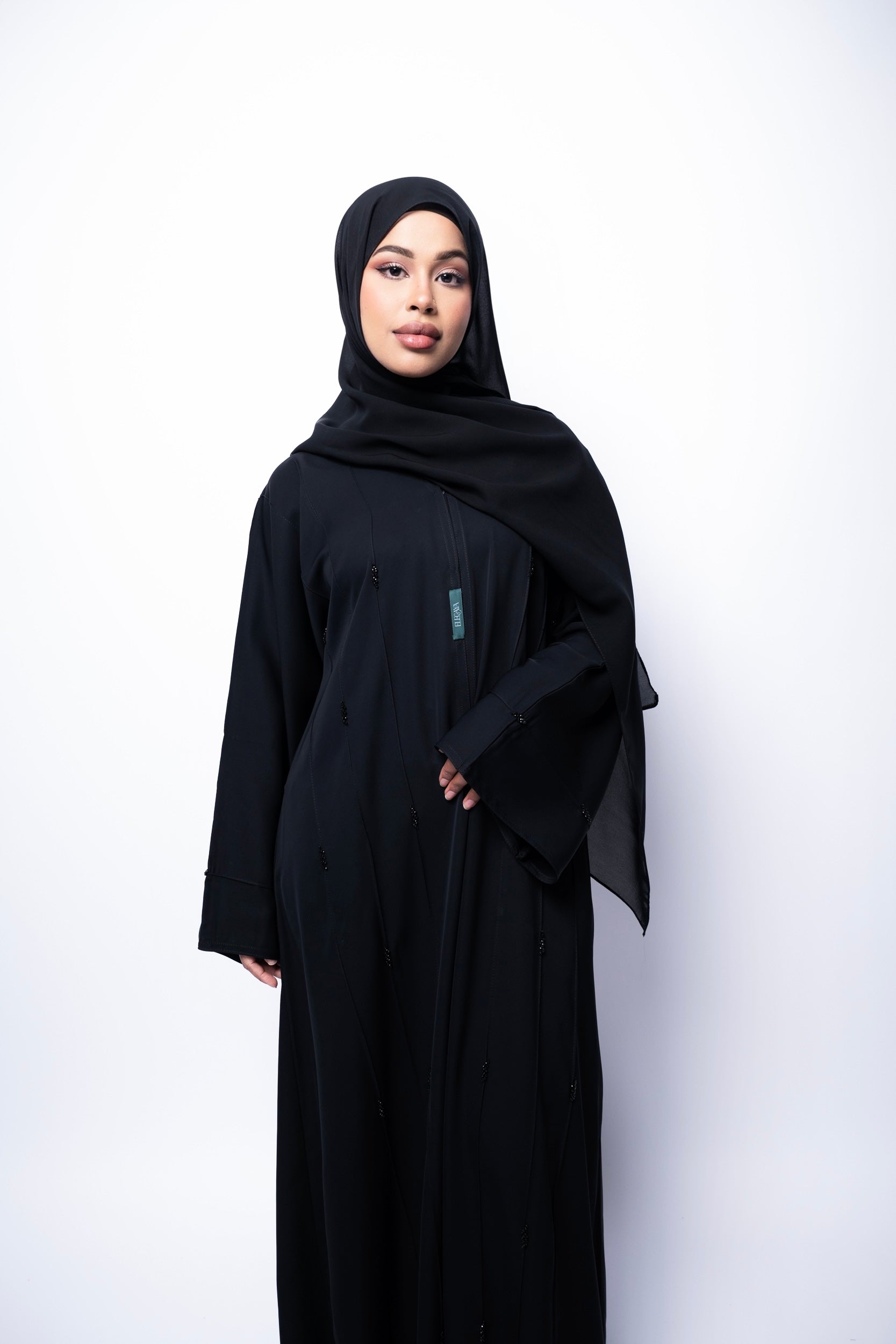 LINEA ABAYA