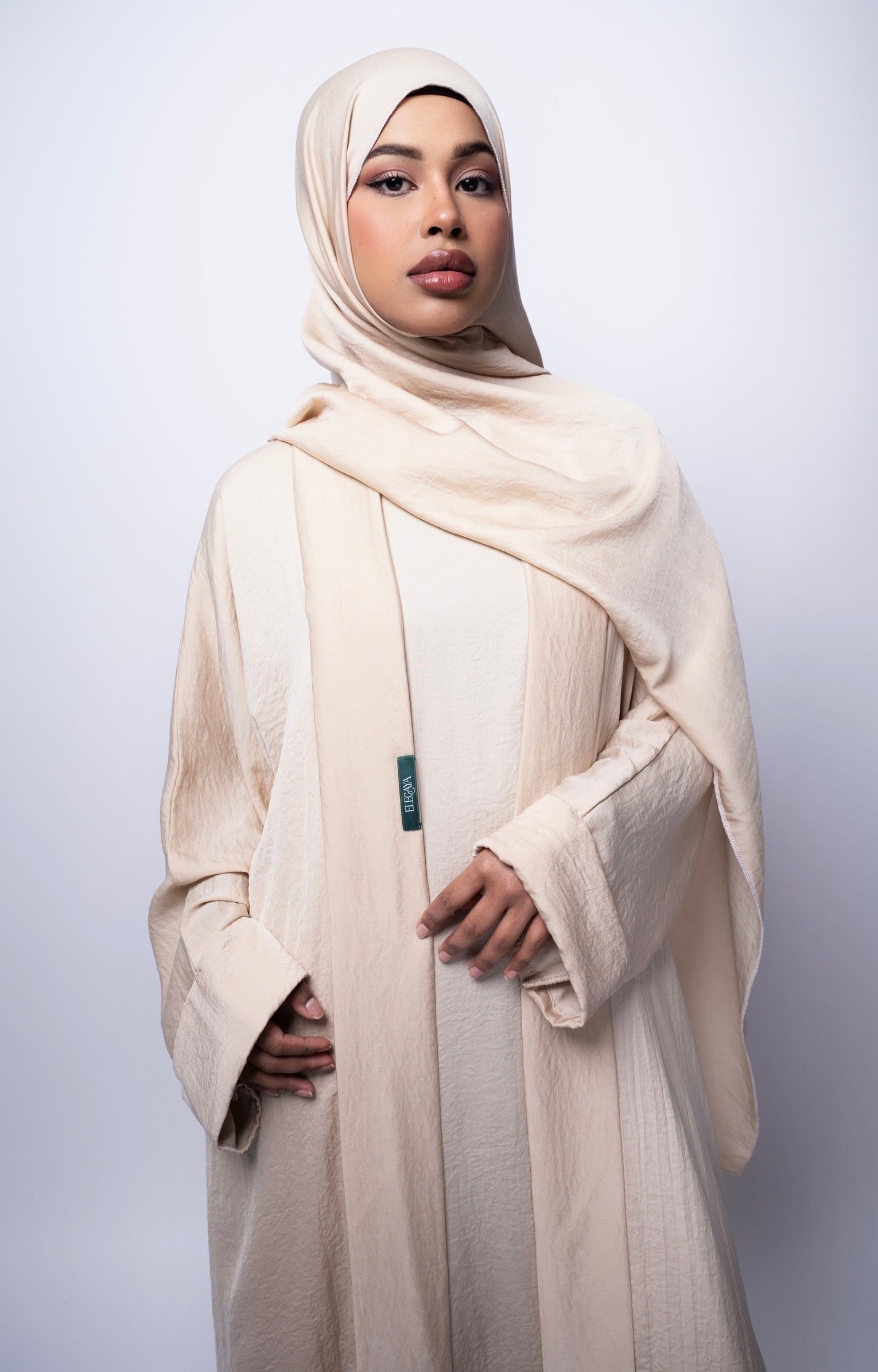 THE ESSENTIAL CURVED BEIGE