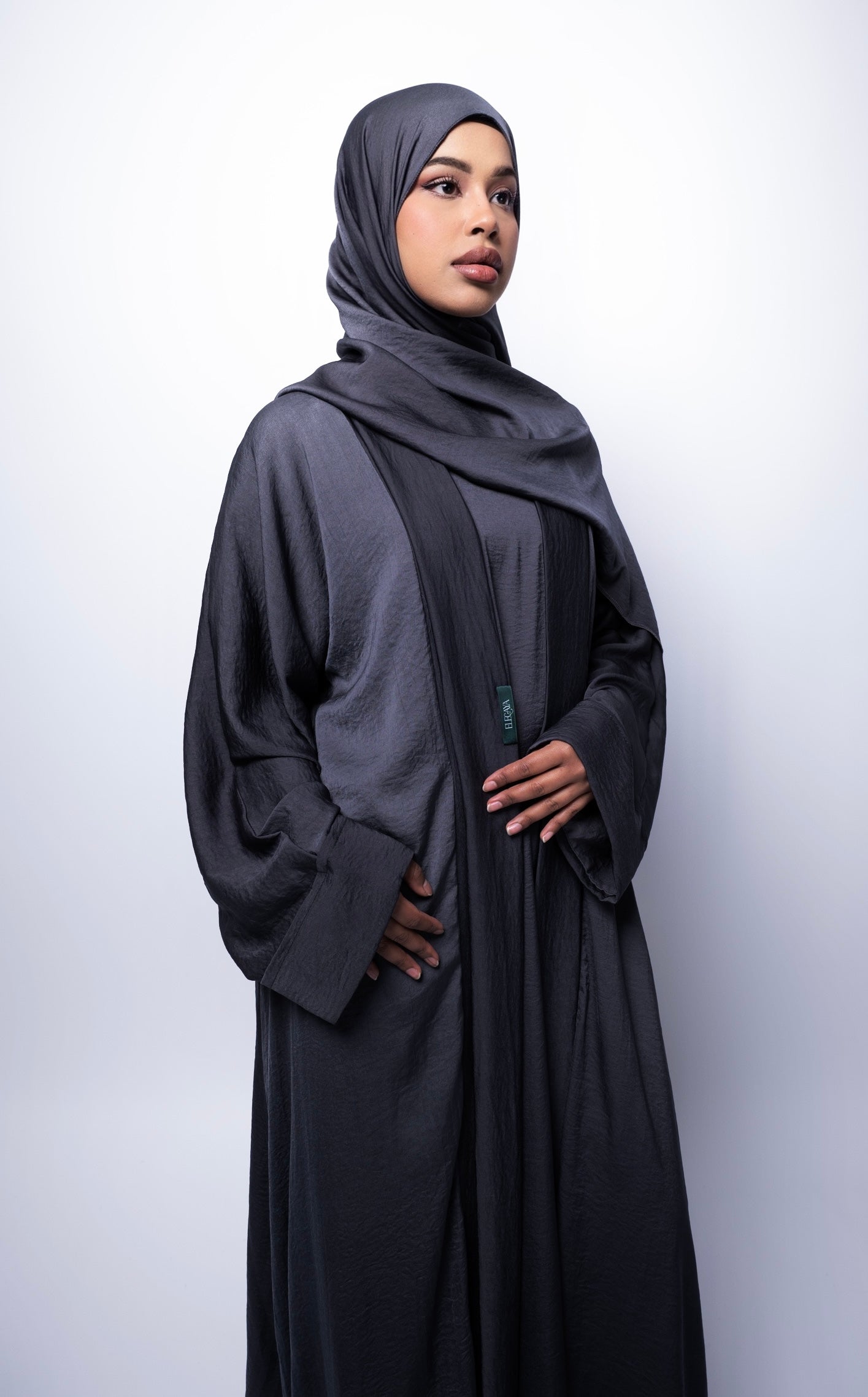 THE ESSENTIAL CURVED NAVY BLUE